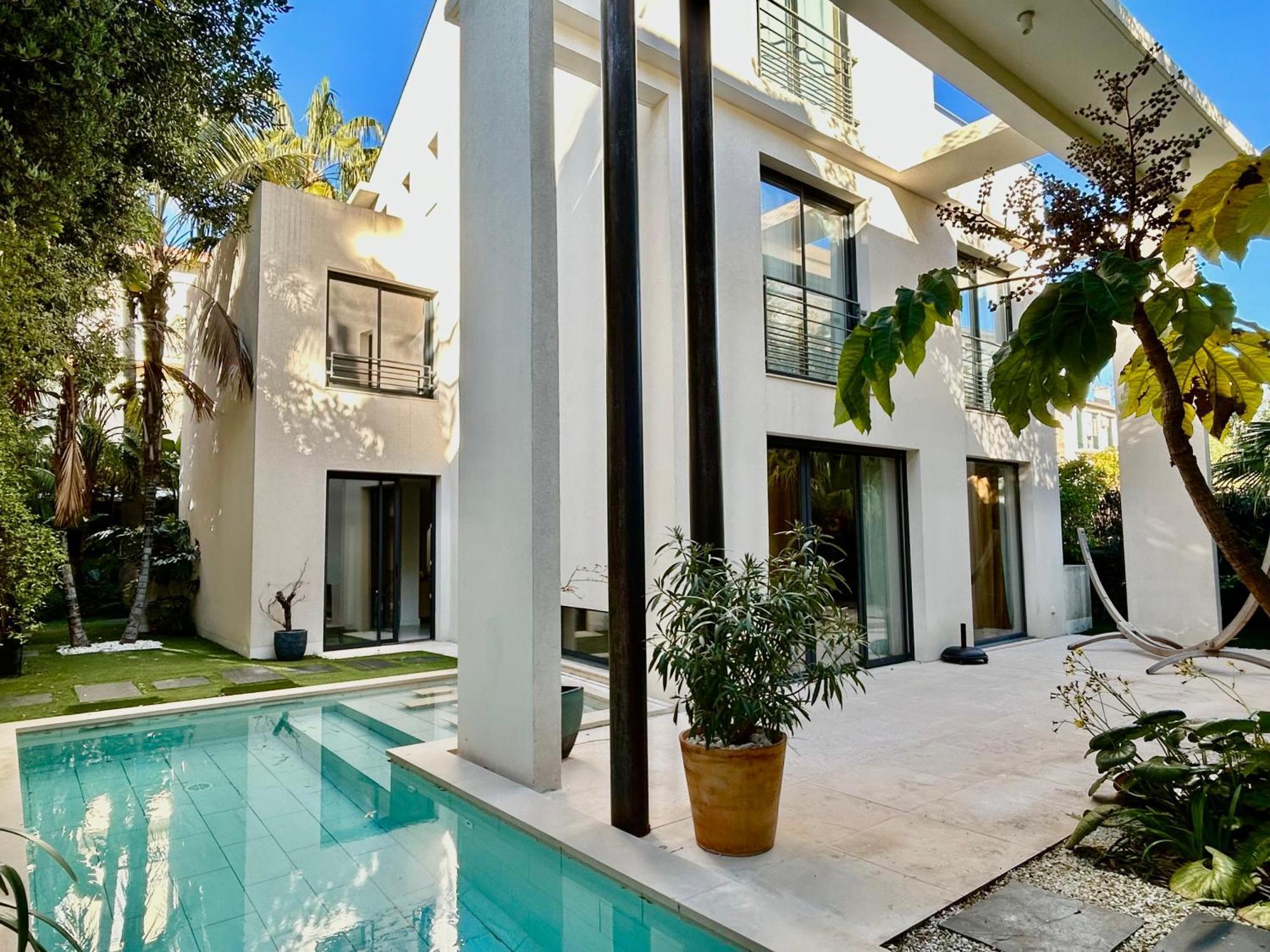 Rumah Bali Κάννες Εξωτερικό φωτογραφία